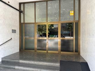 Local Comercial a Passeig de ramon berenguer iii 106. Local muy grande en planta sotano con patio