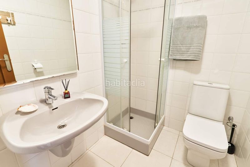 Foto 54df73b7-46e8-40fe-b5e8-2b917061c9a7. Casa adossada amb calefacció piscina a Calella