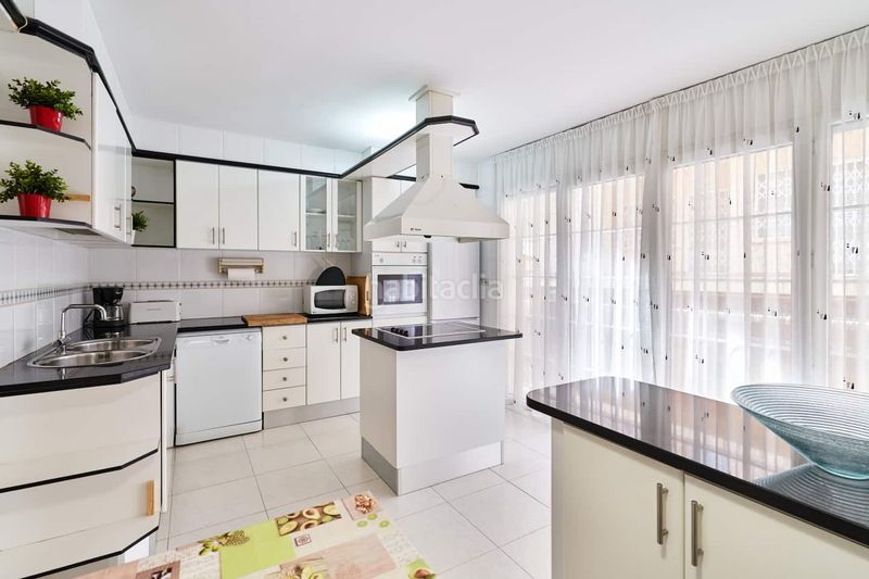 Foto 7d6d9907-05d7-462f-921b-928473c26557. Casa adossada amb calefacció piscina a Calella