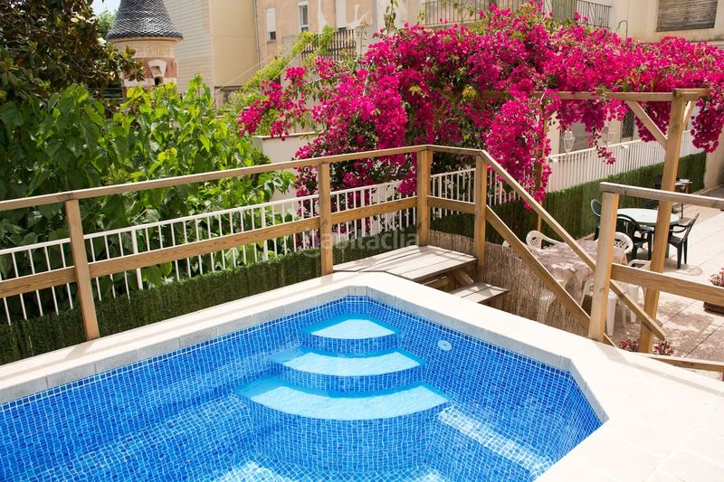 Foto 8025bc86-223a-4aa6-b607-f4beb6bef695. Casa adossada amb calefacció piscina a Calella