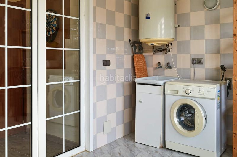 Foto a6f6dba9-0f15-475d-bb6d-a9f8e4046703. Casa adossada amb calefacció piscina a Calella