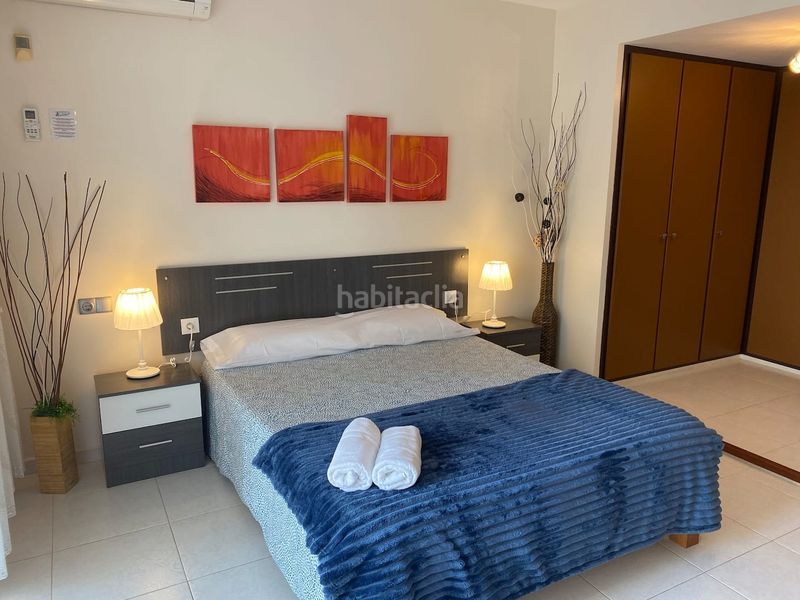 Foto bc15e6b8-0182-4975-aa06-504a5bb26f76. Casa adossada amb calefacció piscina a Calella