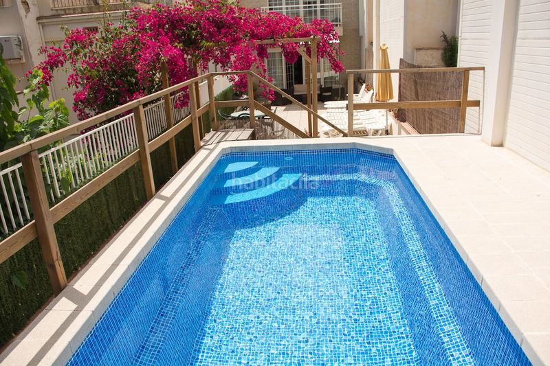 Foto cbfd1639-3119-4e78-b830-1b9856103bb3. Casa adossada amb calefacció piscina a Calella