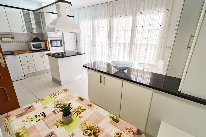 Foto cf3b6ba1-a3ae-441a-b238-511418e6567f. Casa adossada amb calefacció piscina a Calella