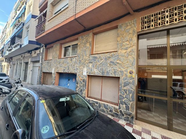 Foto ab3a416b-ee41-4f93-aa85-386038a3af16. Local comercial a carrer progrés 51 a Centre Pineda de Mar