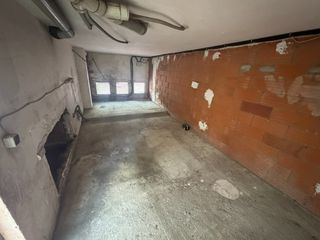 Local Comercial en Carrer del turisme 54. Local para trastero en zona turística de calella