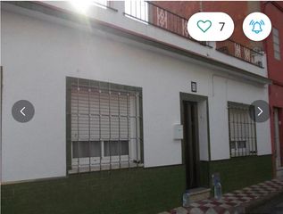 Casa a schiera in Palafolls. Casa apareada de pueblo en palafolls con patio y gran terraza pa