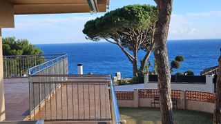 Apartament  Carrer de parís. Apartamento con vistas al mar y a la montaña, muy bien orientado