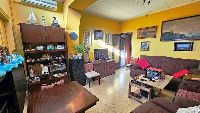 Foto 0fd60a8a-a57f-49e0-8338-c43dc314d109. Casa amb calefacció a Eixample Sant Feliu de Guíxols