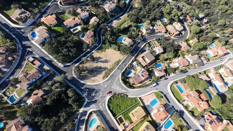 Foto 0e20c658-4e91-43a4-b5db-567cf3782c8c. Terreno residencial parcela totalmente llana de 453 m2. en Calonge