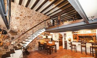 Casa  Carrer dels especiers. Casa en el centro peatonal, estilo rústico, totalmente rehabilit
