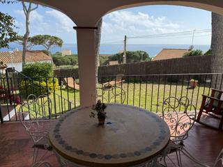 Xalet  Carrer del puigmal. Chalet con vistas espectaculares al mar