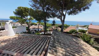 Chalet  Carrer del puigmal. Chalet con vistas espectaculares al mar
