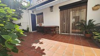 Casa  Carrer de tueda. Casa de pueblo situada a 350 metros del centro peatonal y de la