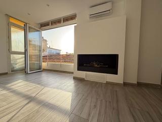 Pis  Calle del miramar. Piso en venta en pleno centro comercial de platja daro.