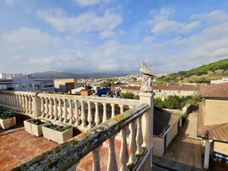 Casa a Volta de lAmetller. Casa en venta con terraza situada en una zona muy tranquila.