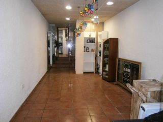 Local Comercial en Avinguda gaudí. Local comercial con calefacción y aire acondicionado