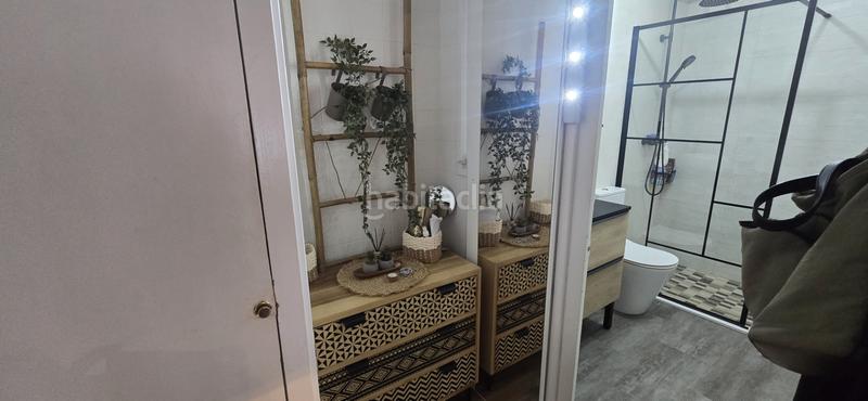 Foto af08a486-9470-4afa-ae1b-55d09cff89b7. Casa pareada casa a 3 vientos en venta zona de gracia en Manlleu