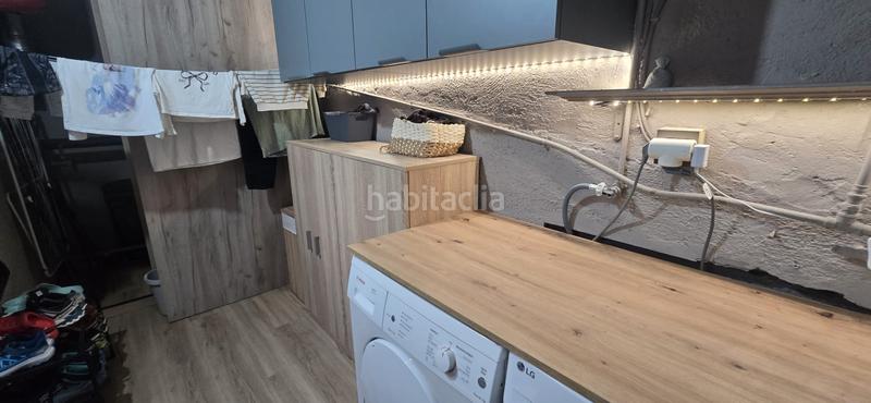 Foto b96d8d76-b7f7-4f90-bc67-1abe4be179f8. Casa pareada casa a 3 vientos en venta zona de gracia en Manlleu