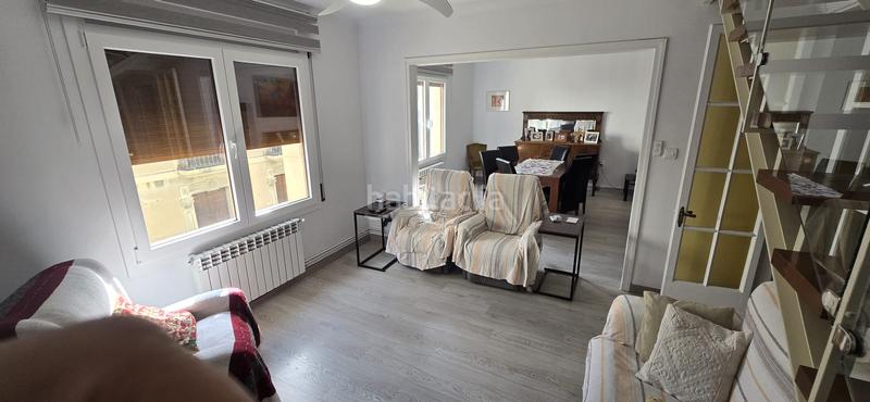 Foto b8d90bf0-889d-470a-9299-a686d6bff845. Dúplex a carrer d'enric delaris 40 a Manlleu