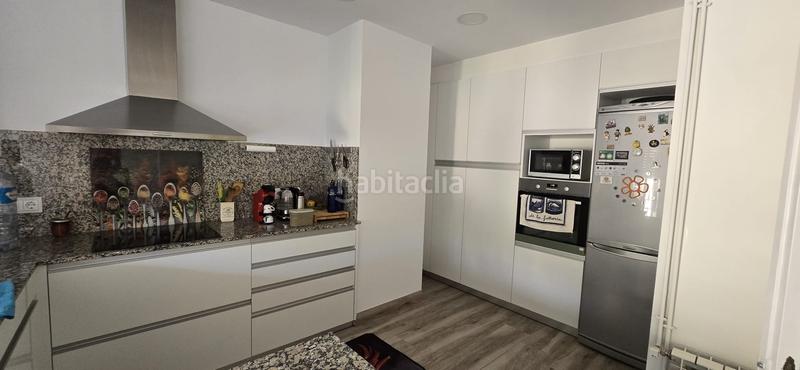 Foto f8c7300b-6943-48d3-84e3-907e18e48442. Dúplex a carrer d'enric delaris 40 a Manlleu