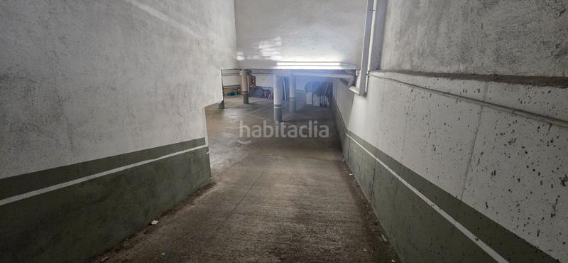 Foto f7531457-7c18-449a-86f3-077e41cbbdcc. Car parking in Manlleu