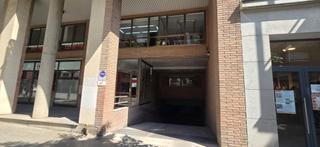 Parking coche en Nord. Plaza de parking en el centro de vic en venta