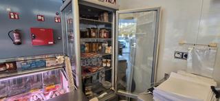 Umzug Geschäftsraum in Manlleu. Traspaso de xarcuteria en el mercado municipal de manlleu