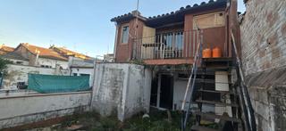 Casa a schiera  Carrer de sant jaume 7. Casa de 2 viviendas en venta a manlleu para reformar