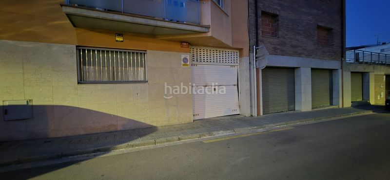 Foto b2af00f0-3cf5-43de-adfb-f83621fcc2d3. Aparcament cotxe a Manlleu