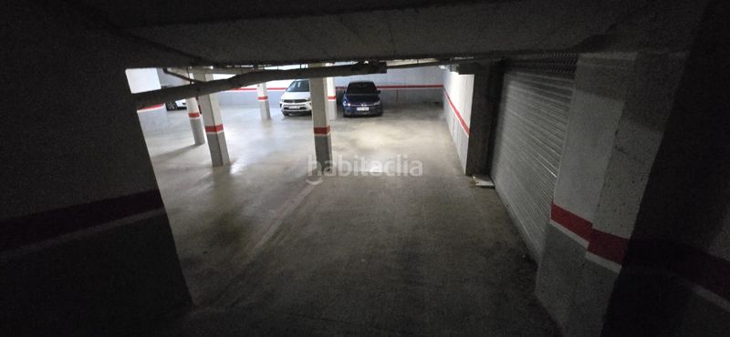 Foto c28fe346-8ecc-4a09-9d46-983e77bf6c78. Aparcament cotxe a Manlleu