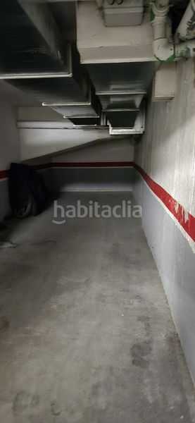 Foto ccddff22-bcd7-4a36-97bb-d44954269393. Aparcament cotxe a Manlleu