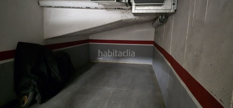 Foto dd33d88c-bef0-4937-bd1a-1ff2bcf668cb. Aparcament cotxe a Manlleu