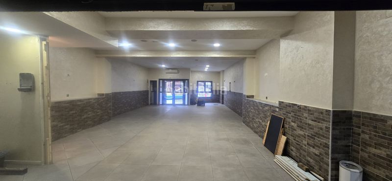 Foto 64c159b5-8309-4bb3-8455-56ae644d8187. Local comercial a passeig de sant joan 153 a Manlleu