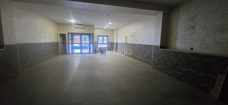 Foto c5361eba-1de6-4ca5-89f7-f158bfdbbaa2. Local comercial a passeig de sant joan 153 a Manlleu