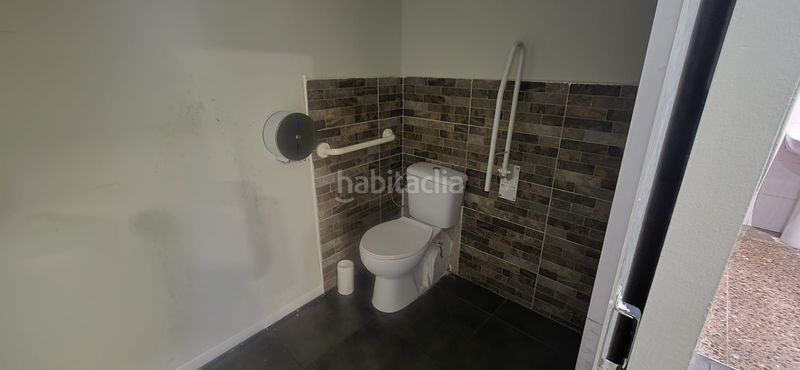 Foto d57c285c-bd76-4005-b0d8-9732317efc1f. Local comercial a passeig de sant joan 153 a Manlleu