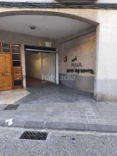 Foto 4af465cb-233d-4034-91e1-138b844d754a. Aparcament cotxe a Manlleu