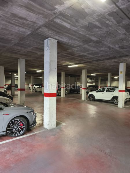 Foto e6a2b449-2503-477d-b366-063a176c43c0. Aparcament cotxe a Manlleu