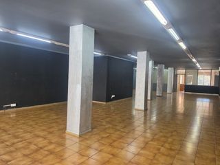 Locale commerciale in Ronda de Francesc Camprodon 31