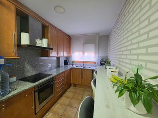 Appartement à Manlleu. Manlleu piso seminuevo en venta