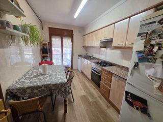 Pis a Manlleu. Manlleu piso de 4 habitaciones con garaje individual