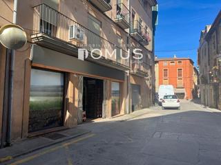 Local Comercial  Carrer ganganell. Local comercial en venta con 126,20 m2 y con escaparate.