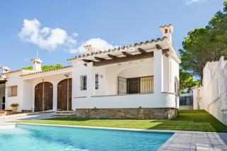 Location Maison jumelée  N/a. Lloguer temporada a lescala amb piscina i garatge