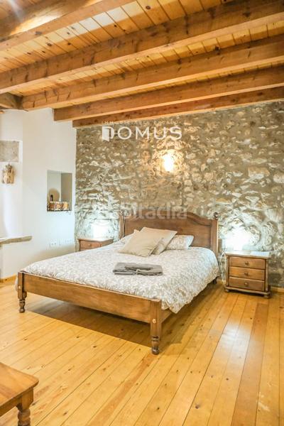 Foto f4813df2-f262-40ba-951f-97dc4e536d06. Casa con riscaldamento parcheggio in Vall d´en Bas (La)