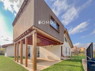 Xalet  Pare nolasc. Casa de nueva construccion con encanto y eficiencia en el centro