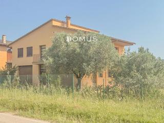 Casa  Girona. Casa familiar rodeada de naturaleza en maià de montcal