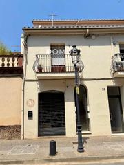 Location Local commercial  Girona. Oportunidad a pie de calle en la carretera principal de sant gre