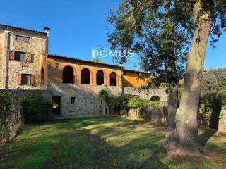 Location Maison jumelée  Mas blanc. Casa en alquiler en montagut, rodeada de naturaleza y cerca del