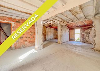 Haus  Ganganell. Casa de pueblo para reformar en el corazón de besalú
