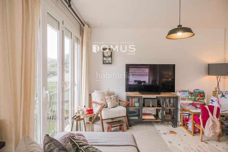 Foto a9fa7053-8789-418b-98da-e4b4ef544a6e. Casa amb aparcament a Besalú